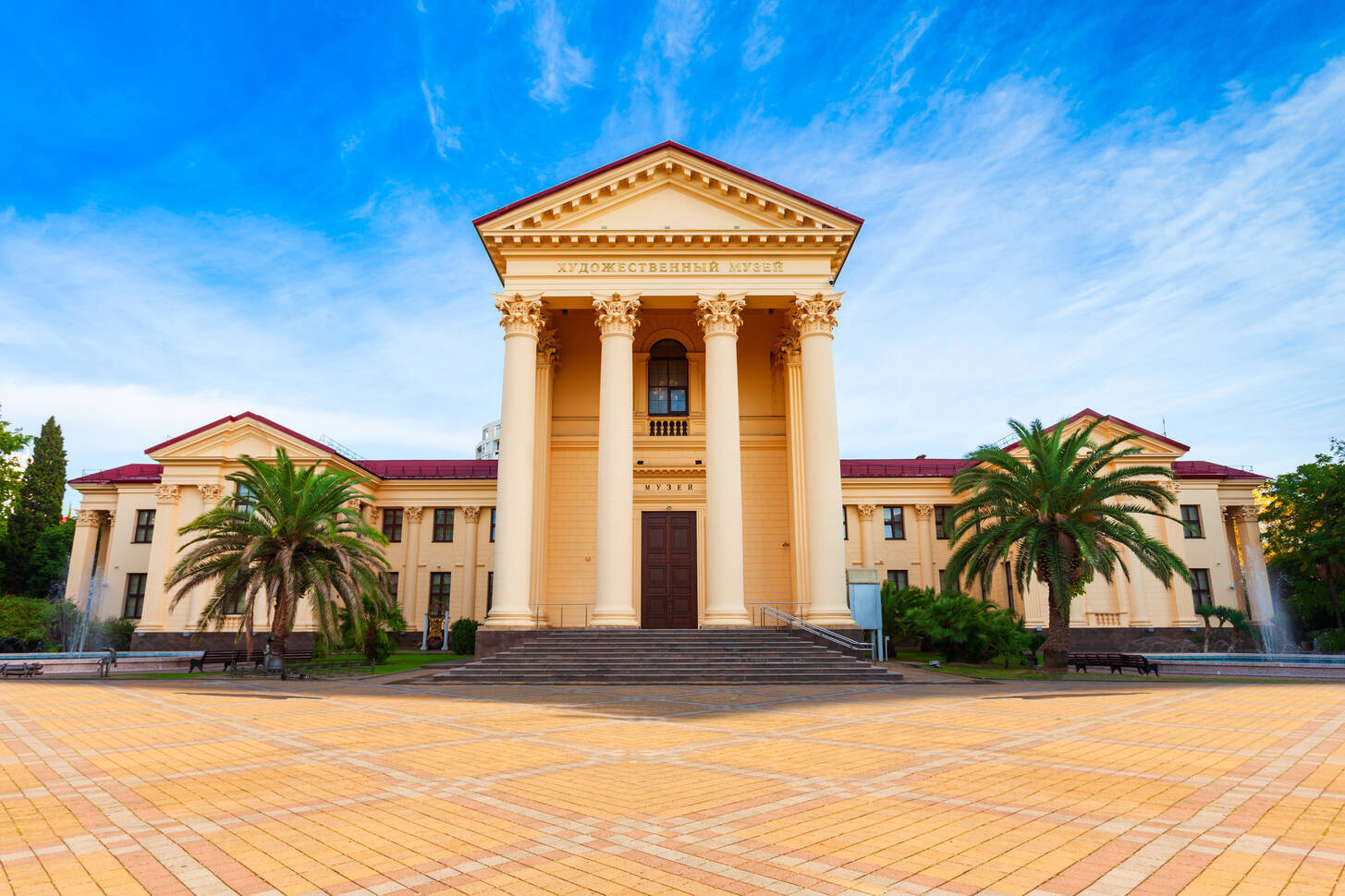 Сочинский художественный музей. Фото: puzzlegarage.com Сочинский художественный музей. Фото: puzzlegarage.com