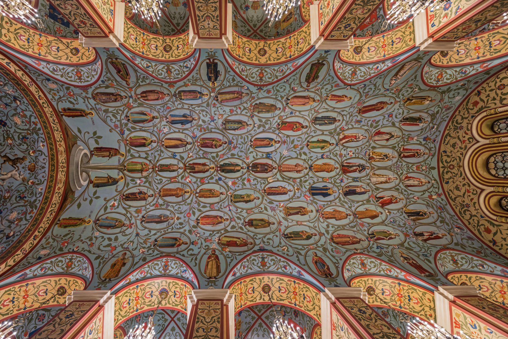 Парадные сени. Генеалогическое древо императорской семьи. Фото: Alexander Savin Парадные сени. Генеалогическое древо императорской семьи. Фото: Alexander Savin