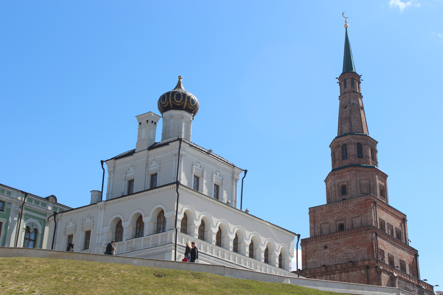 The Palace (Vvedenskaya) Church in the Kazan Kremlin, where the museum is located. Photo: Wikimedia Commons.