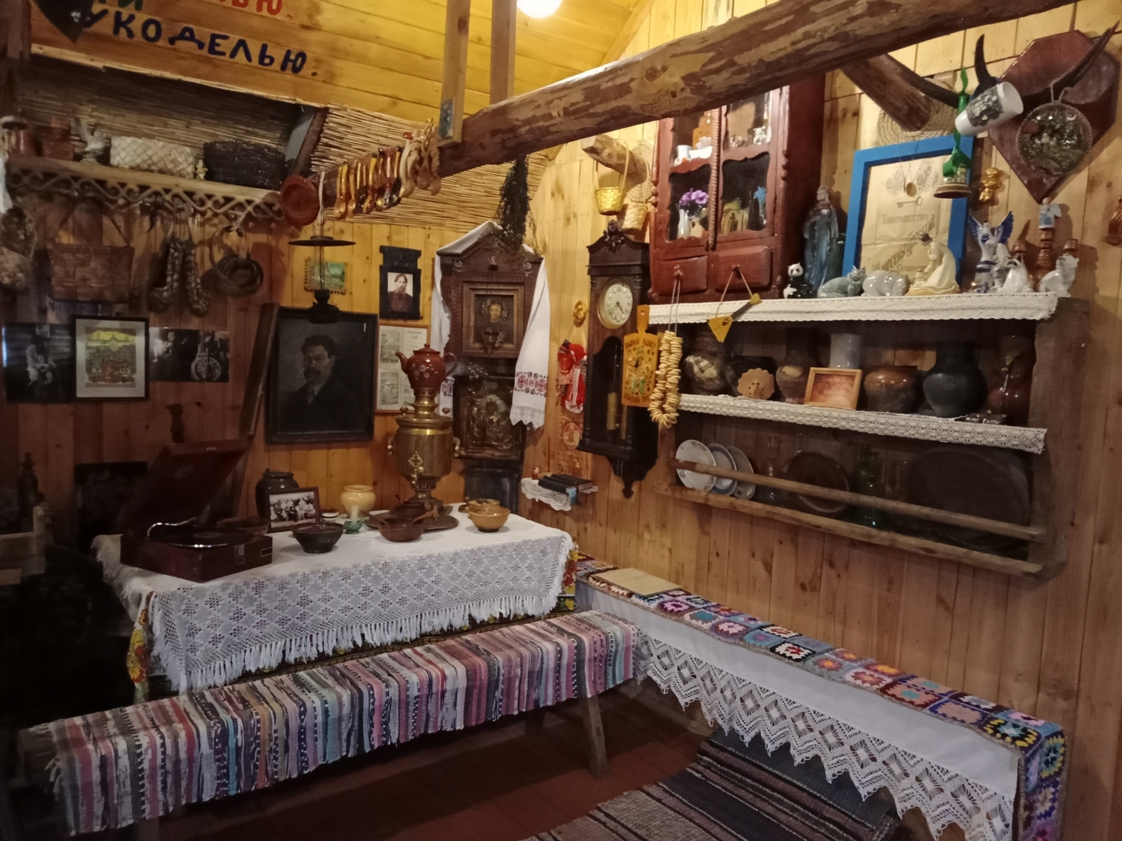 Дом-музей тумского сказителя «Были-небыли». Фото из личного архива Алексея Гушана.