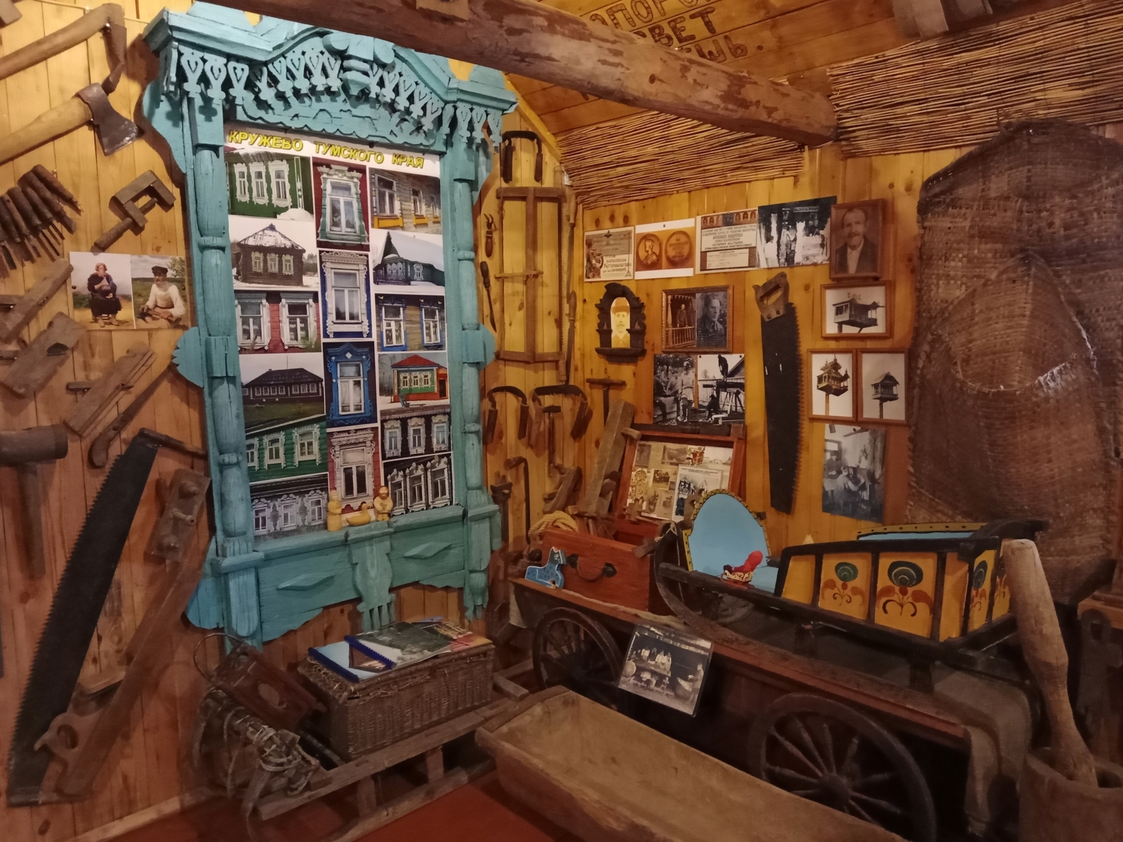 Дом-музей тумского сказителя «Были-небыли». Фото из личного архива Алексея Гушана.