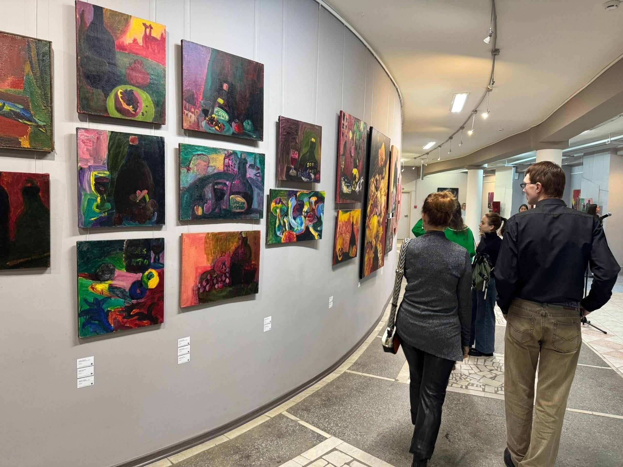 Экспозиция Апрельская выставочная волна