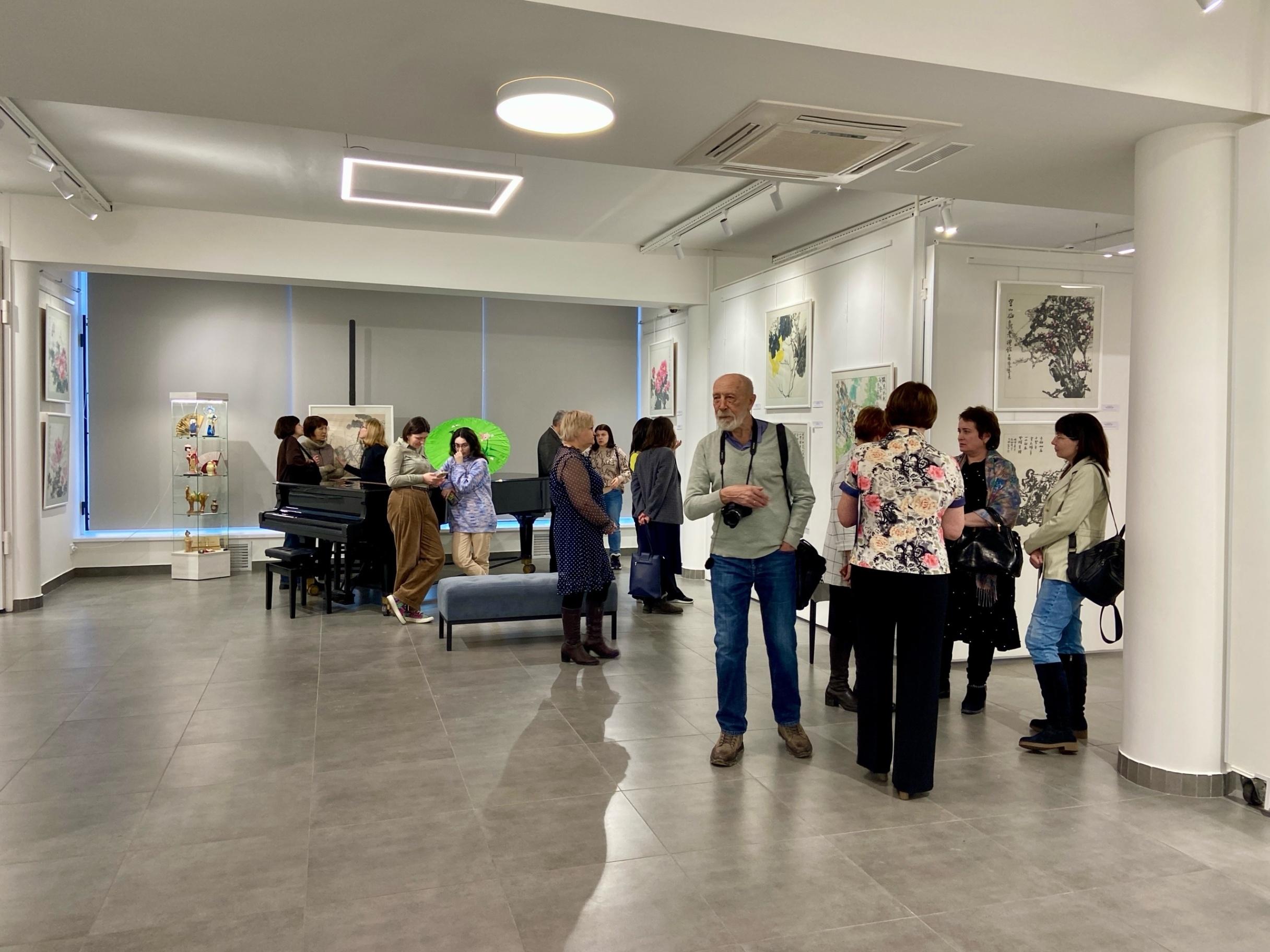 Выставка Диалог культур: путь к единству