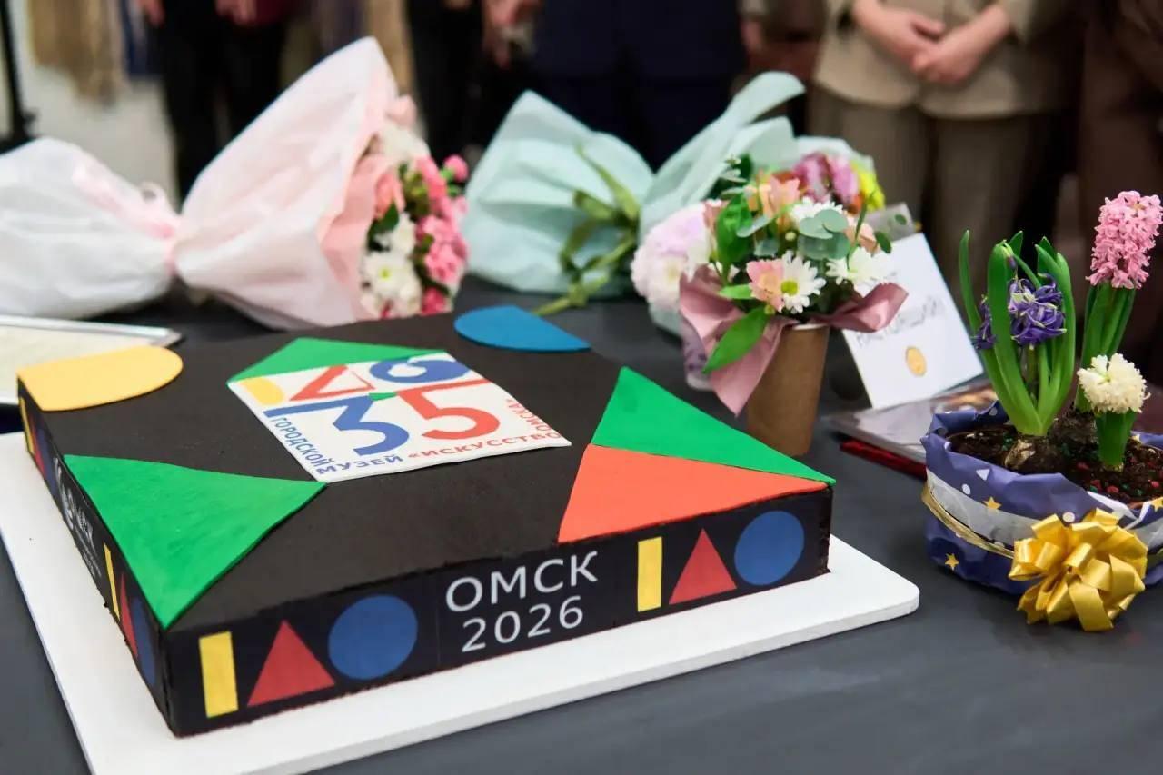 Выставка «35 лет искусства Омска»