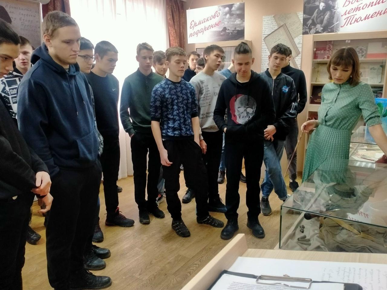 Посещение постоянной выставочной экспозиции Слово о солдате