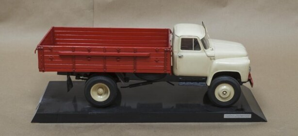 GAZ-53a卡车的型号。